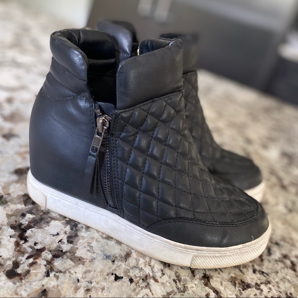 STEVE MADDEN WEDGE SNEAKERS
